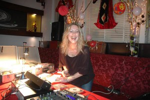 Djane SUE hatte auch ihren Spaß...Fotos: Hertlein