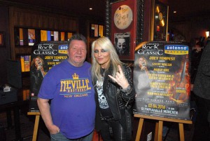 Rockröhre DORO und Matthew's im Hard rock Café in München. Foto: Privat