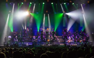 Doro und ihre Haarpracht, nette Übersicht in der Frankenhalle Nürnberg, Joey Tempest, (Bürger-)King Dan McCafferty. Fotos: Hans von Draminski