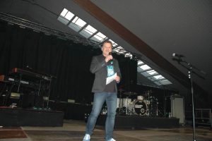 Stolz wie Oskar aufseine Jazz&Blues Open: Werner Langhans, erster Bürgermeister von Wendelstein bei dr Ansprache. zur Eröffnung. Foto: Hertlein