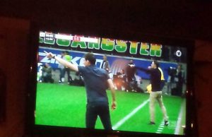 Da geht's zur Bundesliuga -Club-coach Rene Weiler im Außenlinine-duell mit Frankfurts Nico kovac. Foto: Screenshot ARD