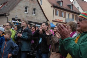 Der Bürgermeister geht voll mit: Werner Langhans bei Jazzkantine. Foto: Hertlein