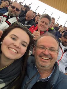 Jochen Scharf in Frankfurt vor Ort- Scharf-Selfie