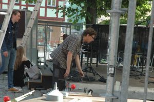 Die bereitungen und Probewn laufen auf Hochtouren -Olli, Stefan, Kale und co freuen sichaufdie Luther-Prtemeire Freiatagabend (20 Uhr). Fotos: Matthias Hertlein