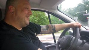 Jürgen gottwald arbeitet seitzwölf Jahren bei Rock im Park, seit veir fährter Sshuttle-VIP-Service. Foto Hertlein