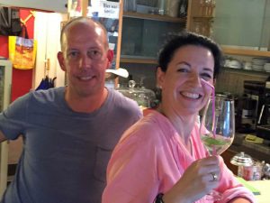 Ddddddddddddddddddie Vernissage-Macher: Tobias Franzke undAnja Schillingschmisse ndie Feete. Foto: stefan Müller