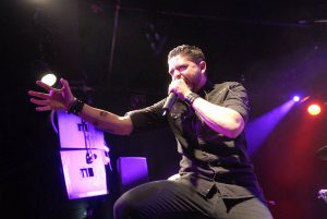 Lords ofDark: Ronnie romero. Foto Hertlein