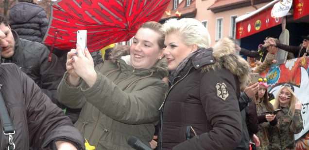 Schwabach-Boulevard/Faschingsfinale: Bilder-Teil2/ Batman vs. Erotikmodel