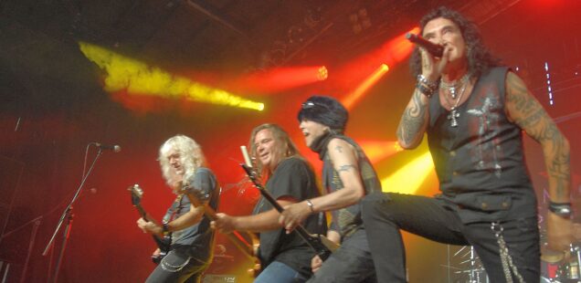 Schwabach-Boulevard:Classicrock-Party in Pyras,da ging der Punk ab: Fotos Matthias Hertlein